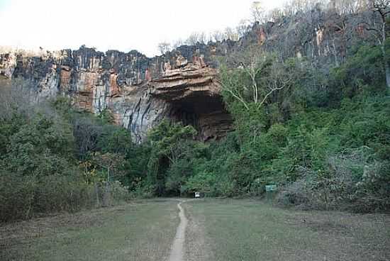 TERRA RONCA EM GUARANI DE GOIS-GO-FOTO:JACKSON A DE MOURA - GUARANI DE GOIS - GO