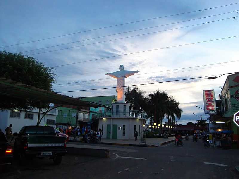 COARI-AM-CRISTO NO CENTRO DA CIDADE-FOTO:MARCELOTEC - COARI - AM