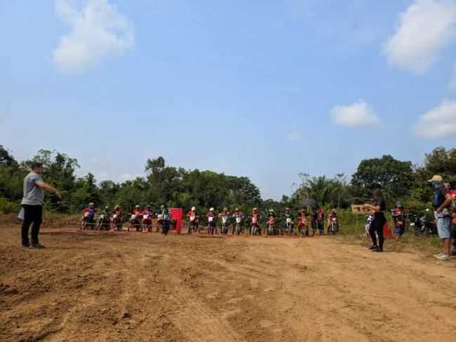 PISTA DE MOTOCROSS EM COARI, POR AIRTON REIS - COARI - AM