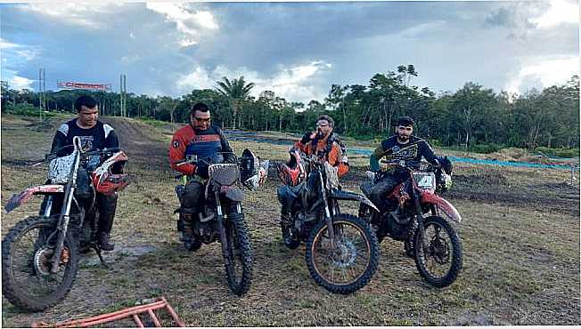 PISTA DE MOTOCROSS EM COARI, POR AIRTON REIS - COARI - AM