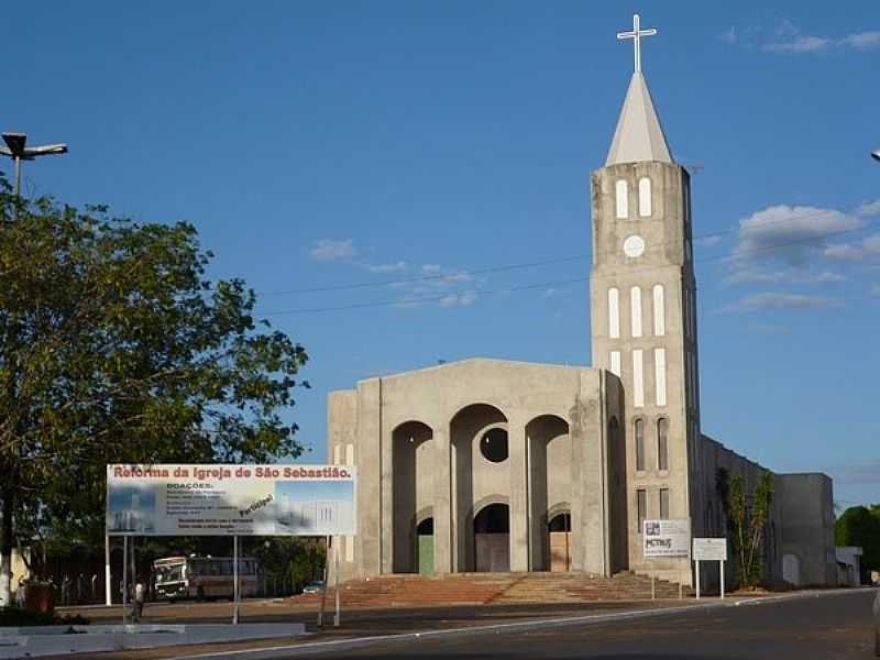 ITABERA-GO-IGREJA DE SO SEBASTIO,EM REFORMA-FOTO:RHENAN ULISSES - ITABERA - GO