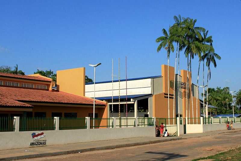 ESCOLA PADRO ONDE FUNCIONA A UEA - CODAJS - AM