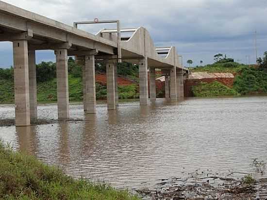 PONTE SOBRE O RIO VERDE EM ITARUM-FOTO:RICARDO MERCADANTE - ITARUM - GO