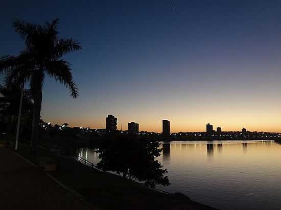 ITUMBIARA-GO-AMANHECER NO RIO PARANABA-FOTO:PE. EDINISIO PEREIRA - ITUMBIARA - GO