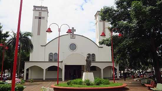 ITUMBIARA-GO-CATEDRAL DE SANTA RITA DE CSSIA-FOTO:RICARDO MERCADANTE  - ITUMBIARA - GO