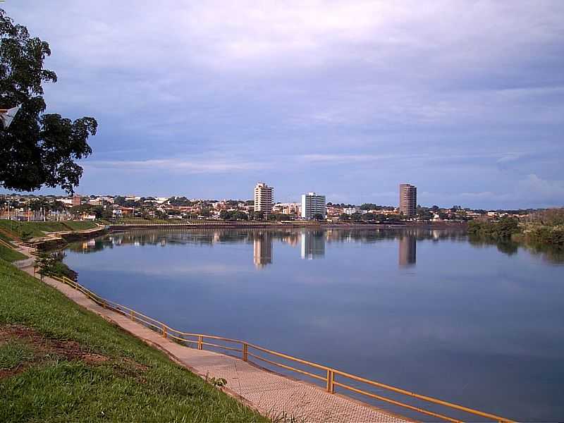 ITUMBIARA-GO-RIO PARANABA E A CIDADE-FOTO:ALTEMIRO OLINTO CRISTO - ITUMBIARA - GO