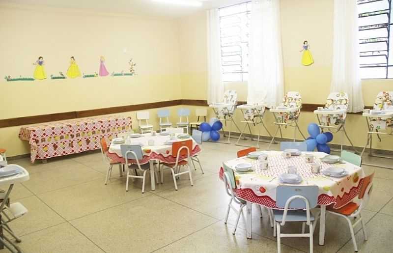 CRECHE MUNICIPAL EM JUSCELNDIA - GO - JUSCELNDIA - GO