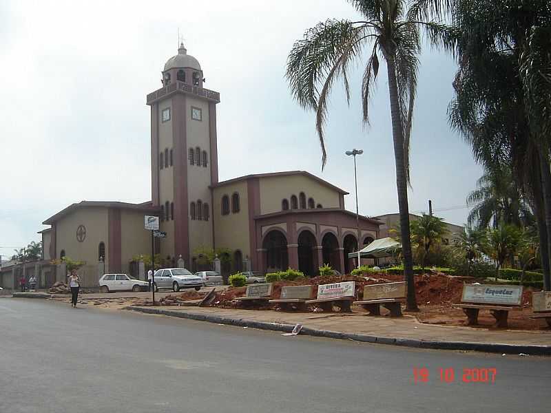 LUZINIA-GO-IGREJA MATRIZ-FOTO:PAULO CESAR DA SILVA - LUZINIA - GO