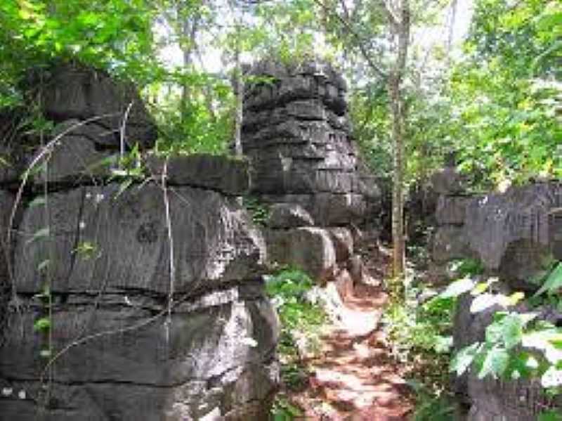 MAMBA-GO-LABIRINTO DE PEDRAS-FOTO:AVENTURASNOPLANALTOCENTRAL.BLOGSPOT.COM  - MAMBA - GO