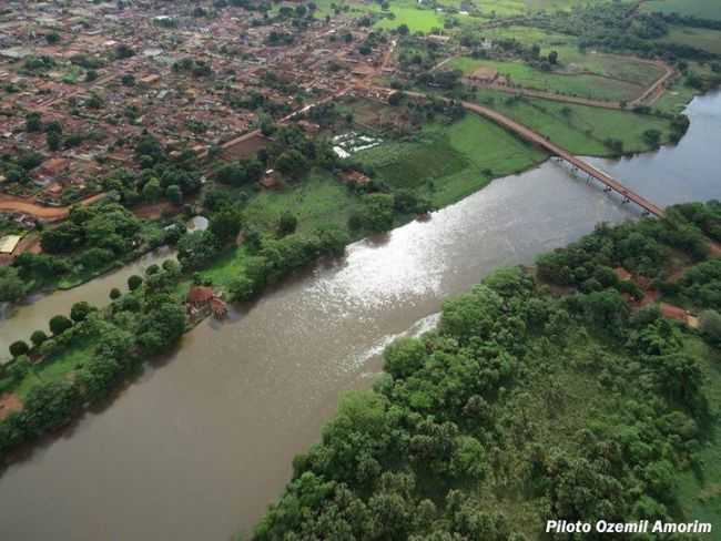 MAURILNDIA, GOIS. CIDADE E RIO VERDO JUNTAS, POR IVON ROCHA LIMA - MAURILNDIA - GO