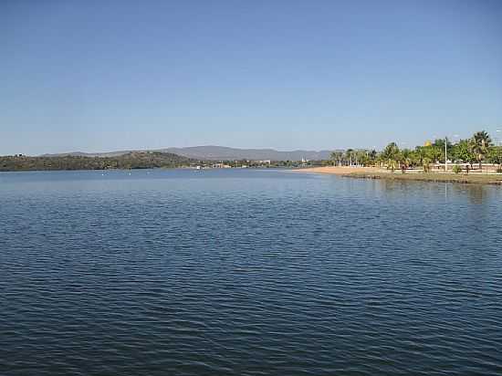 MINAU-GO-LAGO CANA BRAVA,AO FUNDO A PRAIA DO SOL-FOTO:CALPIRES - MINAU - GO