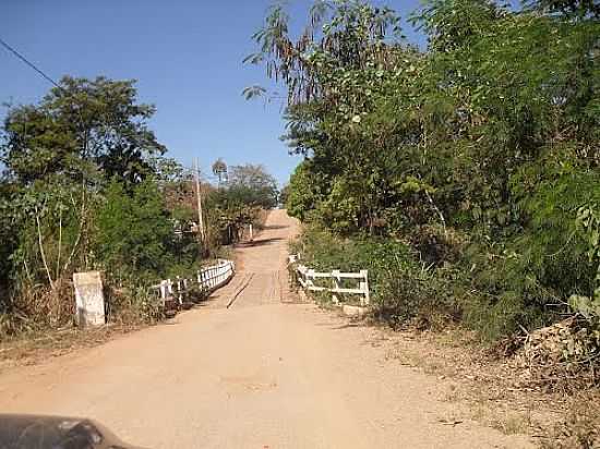 MINAU-GO-PONTE NA SADA DA CIDADE-FOTO:CALPIRES  - MINAU - GO