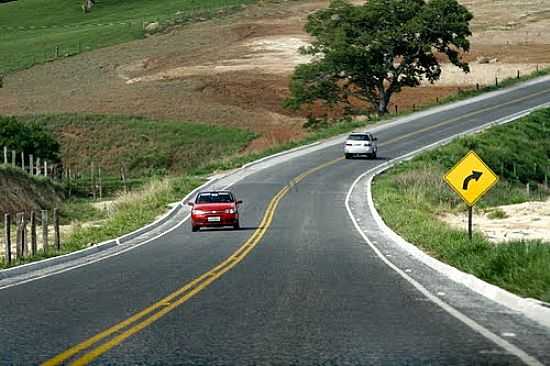 RODOVIA EM MOSSMEDES-FOTO:LEOIRAN - MOSSMEDES - GO