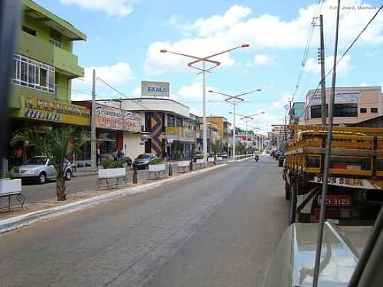 COMRCIO NA AV.CENTRAL EM NIQUELNDIA-FOTO:JOS A. MACHADO - NIQUELNDIA - GO