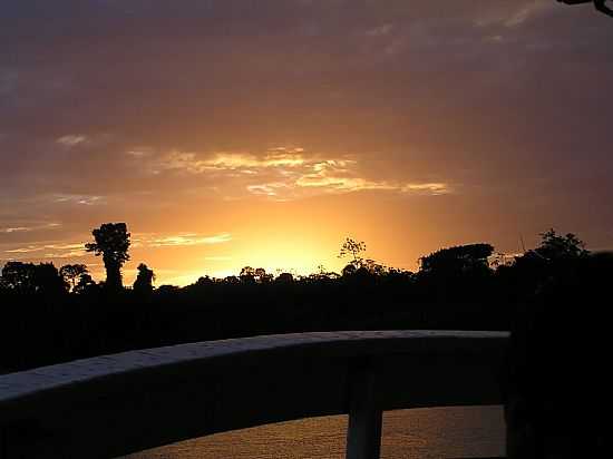 AMANHECER NO RIO SOLIMES EM FONTE BOA-AM-FOTO:PULULELE - FONTE BOA - AM