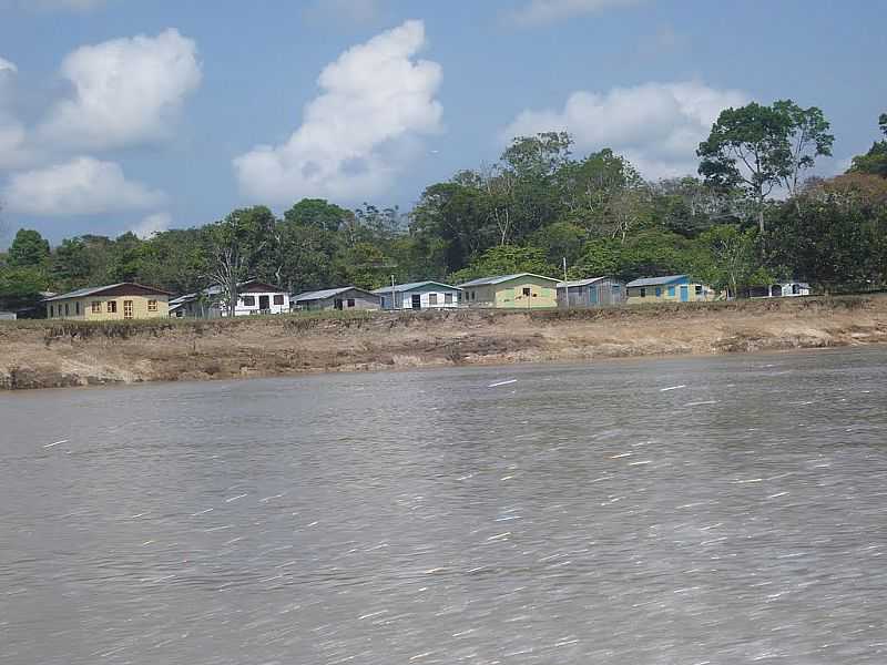 FONTE BOA-AM-CHAGADA PELO RIO SOLIMES-FOTO:LEDEMIR BERTAGNOLI - FONTE BOA - AM