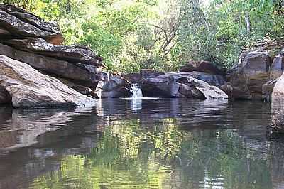 PEQUENA CACHOEIRA NO RIO CAIAMAR-FOTO:RILDO CUNHA  - NOVA AMRICA - GO