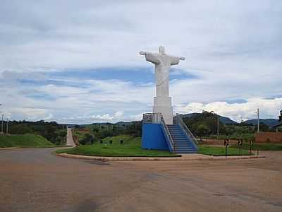 CRISTO REDENTOR NA ENTRADA DA CIDADE-FOTO:DEMACEDO.MARCIO  - NOVA IGUAU DE GOIS - GO