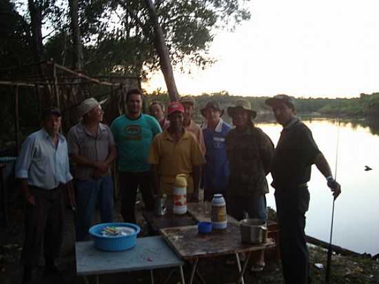 ACAMPAMENTO DO BARRACO RIO CRISTALINO-FOTO:SIDNEYF2 - OURO VERDE DE GOIS - GO