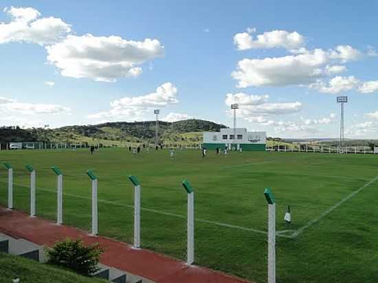 ESTDIO MUNICIPAL-FOTO:ARNEIDE MACHADO - PALESTINA DE GOIS - GO