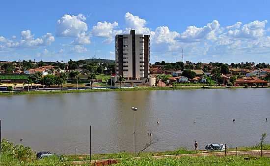 PALMEIRAS DE GOIS-GO-LAGO MUNICIPAL E VISTA PARCIAL DA CIDADE-FOTO:AROLLDO COSTA OLIVEIRA - PALMEIRAS DE GOIS - GO