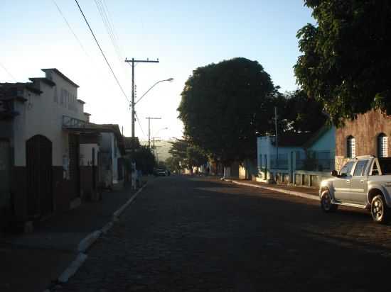 RUA DE PALMELO, POR ROSLIA BARBOSA FRANCO - PALMELO - GO