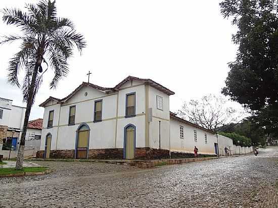 PIRENPOLIS-GO-MUSEU DE ARTE SACRA DA IGREJA DE N.SRA.DO CARMO-FOTO:PE. EDINISIO PEREIRA - PIRENPOLIS - GO