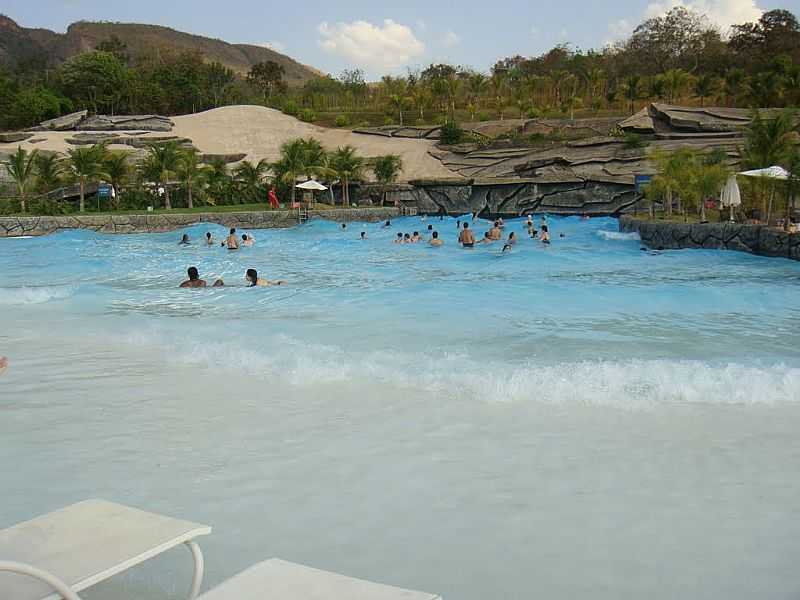 RIO QUENTE-GO-PRAIA DO SERRADO NO HOT PARK-FOTO:PAULO YUJI TAKARADA - RIO QUENTE - GO