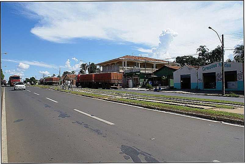 SANTA RITA DO ARAGUAIA-GO-RODOVIA NA CIDADE-FOTO:NLIO OLIVEIRA - SANTA RITA DO ARAGUAIA - GO