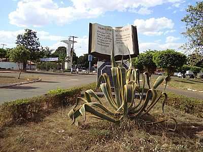 ENTRADA DA CIDADE-FOTO:NEANDER MORAES   - SANTO ANTNIO DA BARRA - GO