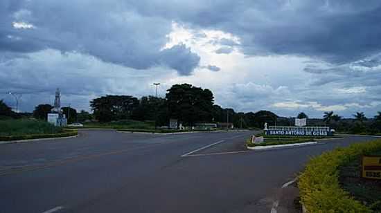 ENTRADA DE SANTO ANTNIO DE GOIS-FOTO:RODRIGOROCHALIMA - SANTO ANTNIO DE GOIS - GO