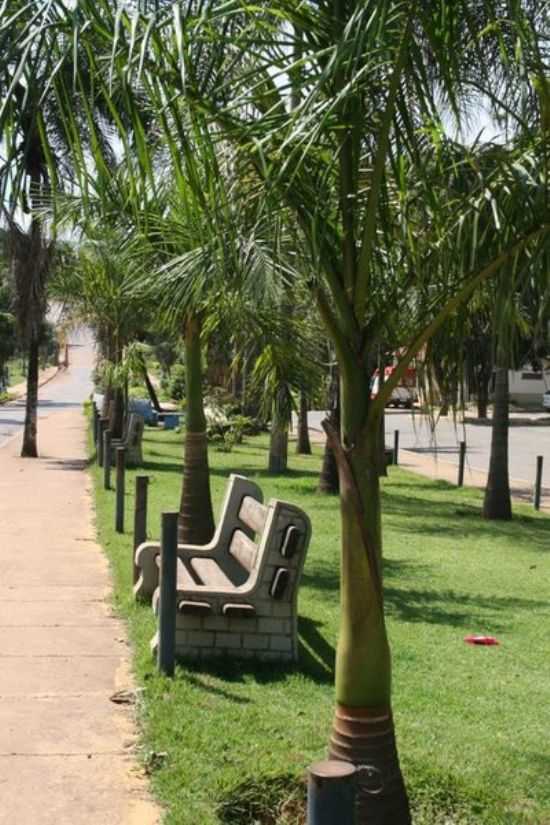 PRAA DA AVENIDA GOIS, POR FOTO CLEOMAR ALVES - SANTO ANTNIO DO DESCOBERTO - GO