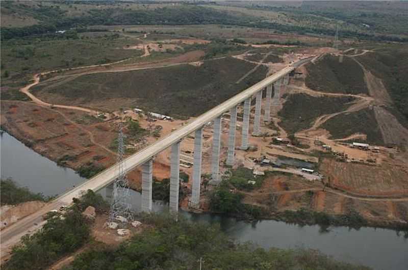 SANTO ANTNIO DO RIO VERDE-GO-PONTE ENTRE SANTO ANTNIO DO RIO VERDE E O TREVO DAS GORDAS-FOTO:PORTALCATALAO. - SANTO ANTNIO DO RIO VERDE - GO