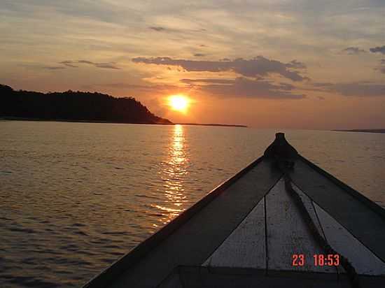 PR DO SOL NO RIO NEGRO-FOTO:MARCELO PARISE PETAZ - IRANDUBA - AM