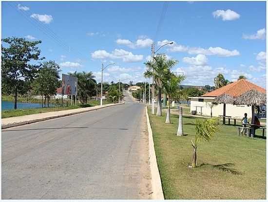 AVENIDA DE ENTRADA DE SO DOMINGOS-GO-FOTO:DIMAS JUSTO - SO DOMINGOS - GO