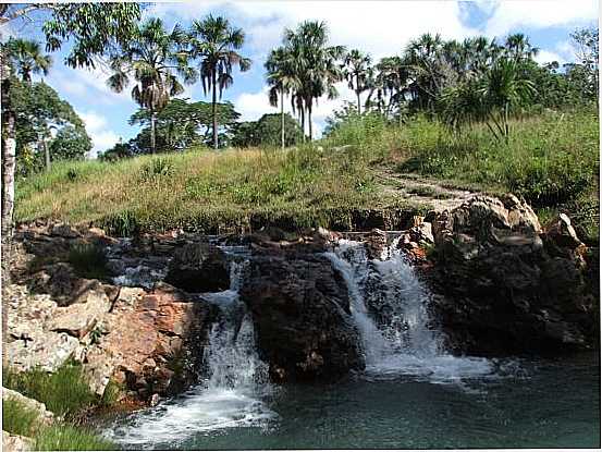 CACHOEIRA DOMINGUINHOS, POR POLIANA TALARICO BERTELLI - SO JOO D'ALIANA - GO