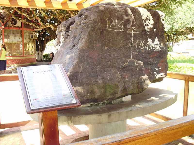 ITACOATIARA-AM-MONUMENTO DA PEDRA PINDADA-FOTO:FRANK CHAVES - ITACOATIARA - AM