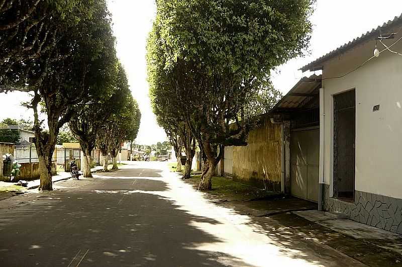 ITACOATIARA-AM-RUA ADAMASTOR DE FIGUEIREDO-FOTO:FRANK CHAVES - ITACOATIARA - AM