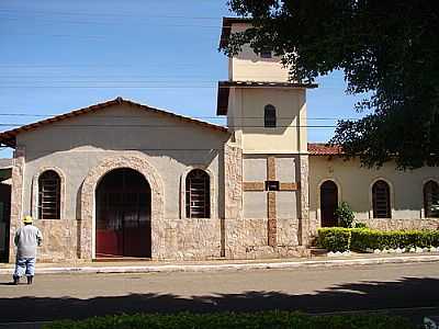 IGREJA CATLICA POR SOLON CASTRO - SO MIGUEL DO PASSA QUATRO - GO