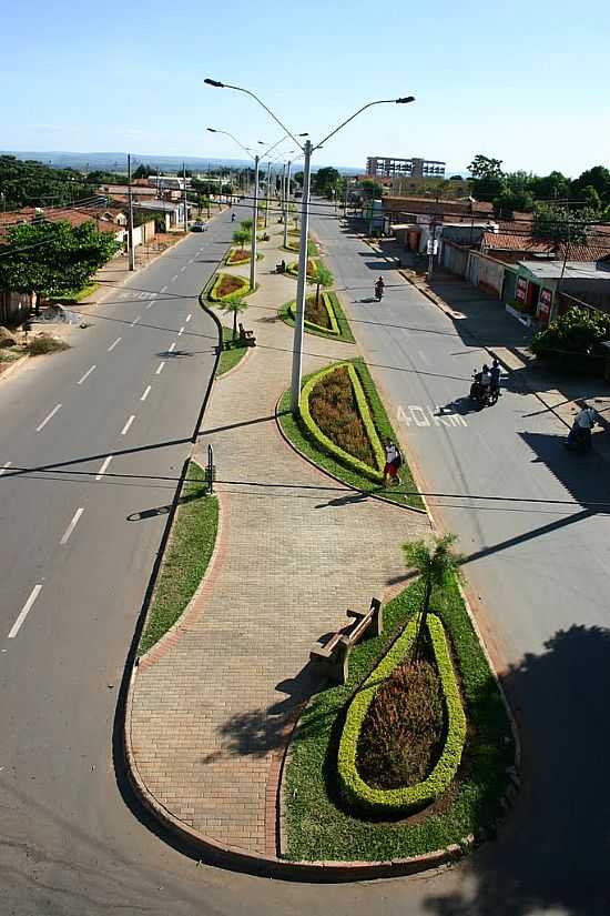 SENADOR CANEDO-GO-AVENIDA MORADA DO MORRO-FOTO:MURILO CAIXETA - ARQ - SENADOR CANEDO - GO