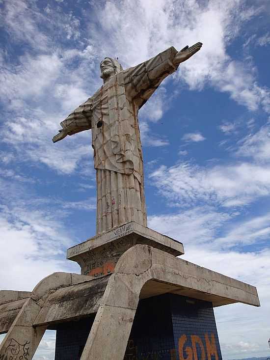 SENADOR CANEDO-GO-CRISTO NO MORRO SANTO ANTNIO-FOTO:MURILO CAIXETA - ARQ - SENADOR CANEDO - GO