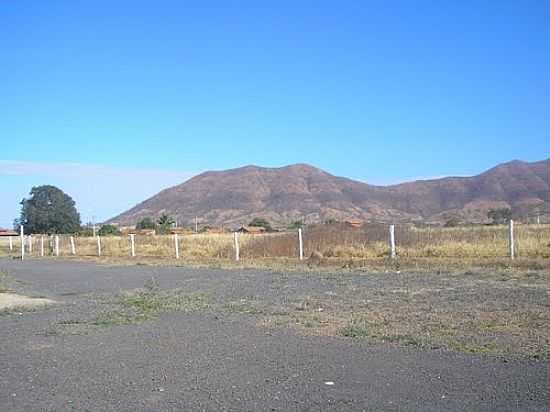 VISTA PARCIAL DA SERRA-FOTO:SANTA CRUZ  - SIMOLNDIA - GO