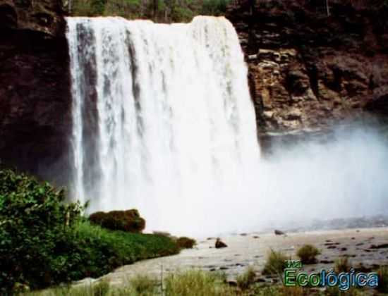 CACHOEIRA LOCALIZADA EM STIO DABADIA, POR DBORA MARIA DE JESUS - STIO D'ABADIA - GO