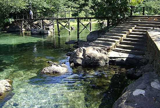 LAGOA SANTA-GO-LAGO DE GUAS QUENTES-FOTO:VALDEIR REZENDE - LAGOA SANTA - GO