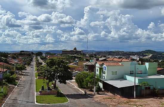 TRINDADE-GO-AVENIDA ONDE SE REALIZA A VIA SACRA-FOTO:AROLLDO COSTA OLIVEI - TRINDADE - GO