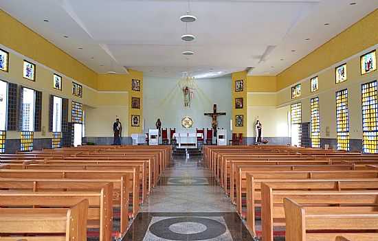 TRINDADE-GO-INTERIOR DA IGREJA PADRE PELGIO DE TRINDADE-FOTO:AROLLDO COSTA OLIVEI - TRINDADE - GO