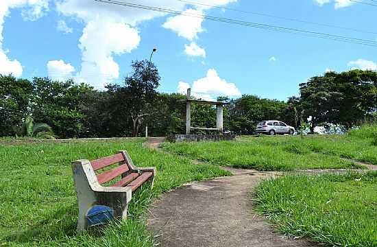 TRINDADE-GO-PRACINHA DA CAPELA DE SANTA RITA-FOTO:AROLLDO COSTA OLIVEI - TRINDADE - GO