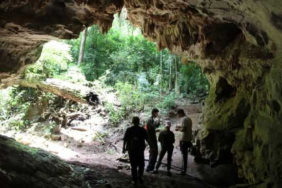 CAVERNA LAPA DO BOQUEIRO, POR RENATA MARQUES - VILA PROPCIO - GO