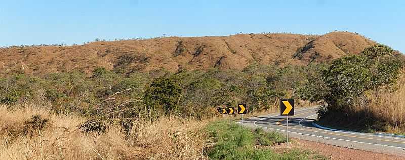 VILA PROPCIO-GO-MORRO DO CRUZEIRO-FOTO:W AZEVEDO - VILA PROPCIO - GO