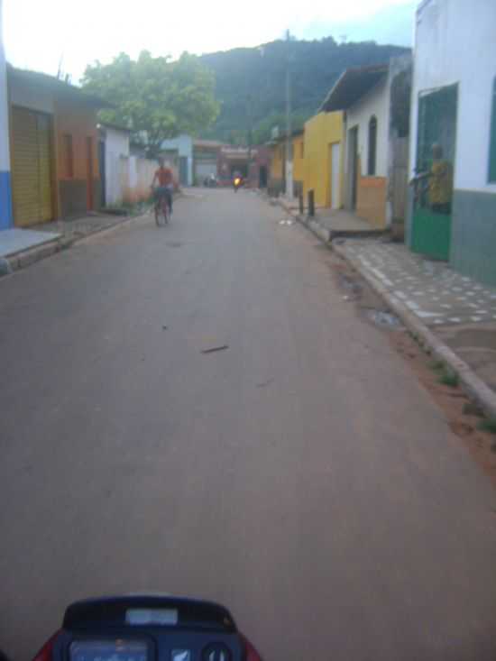 RUA DE ARAME. POR JAVER KALLEBYS - ARAME - MA